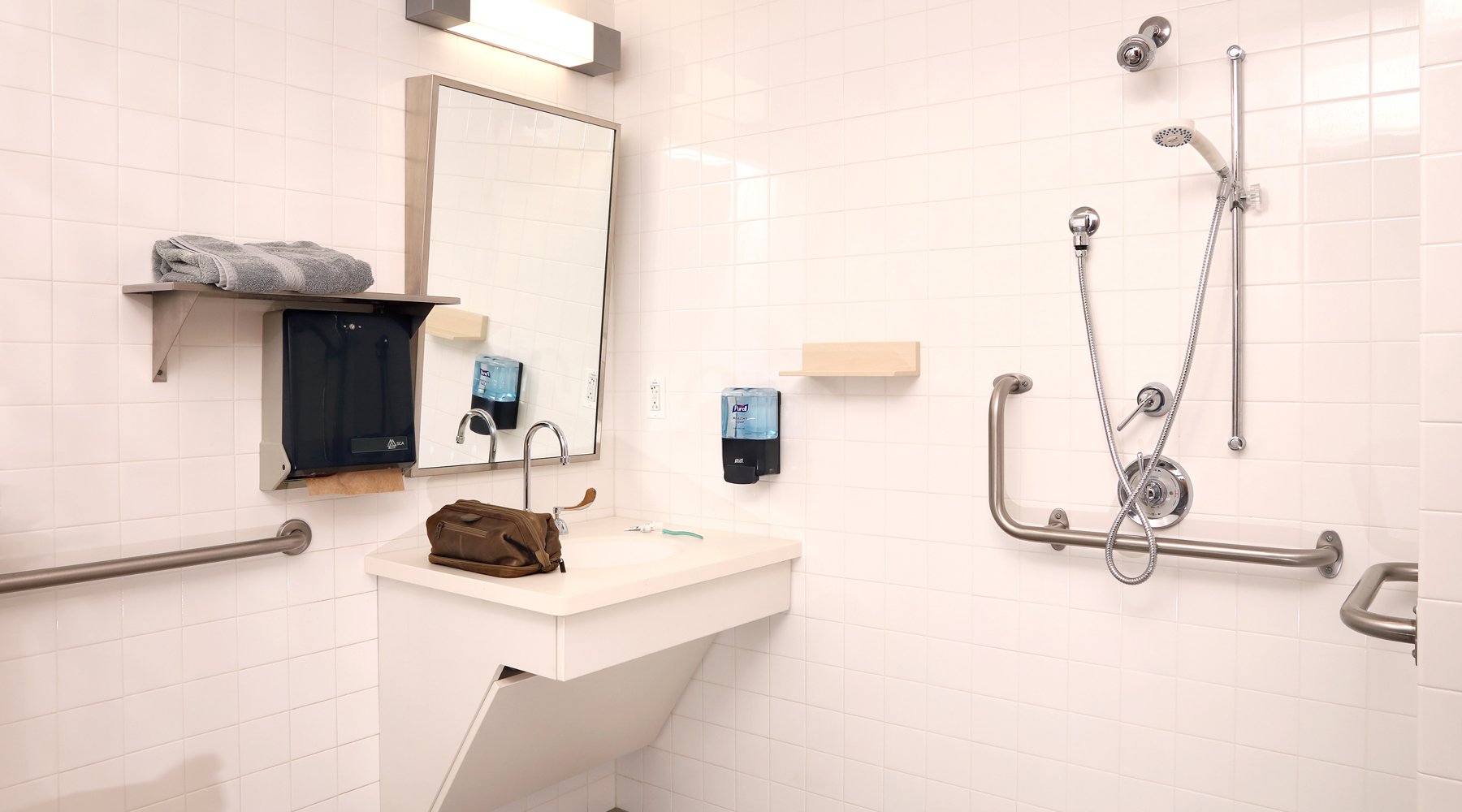 Bathroom in Comfort Care Suite for palliative patients